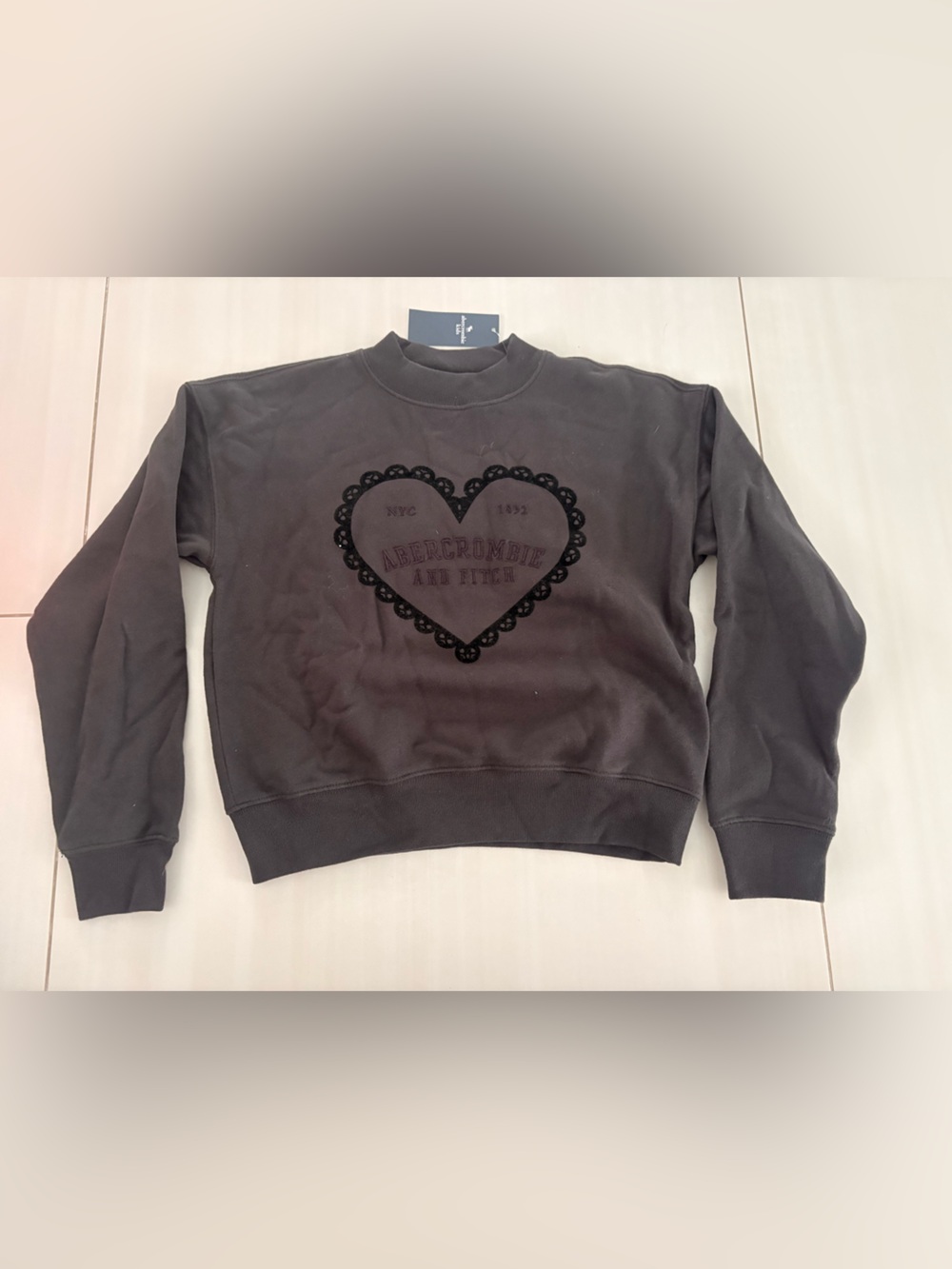 Abercrombie & Fitch NYC Graphic Crewneck